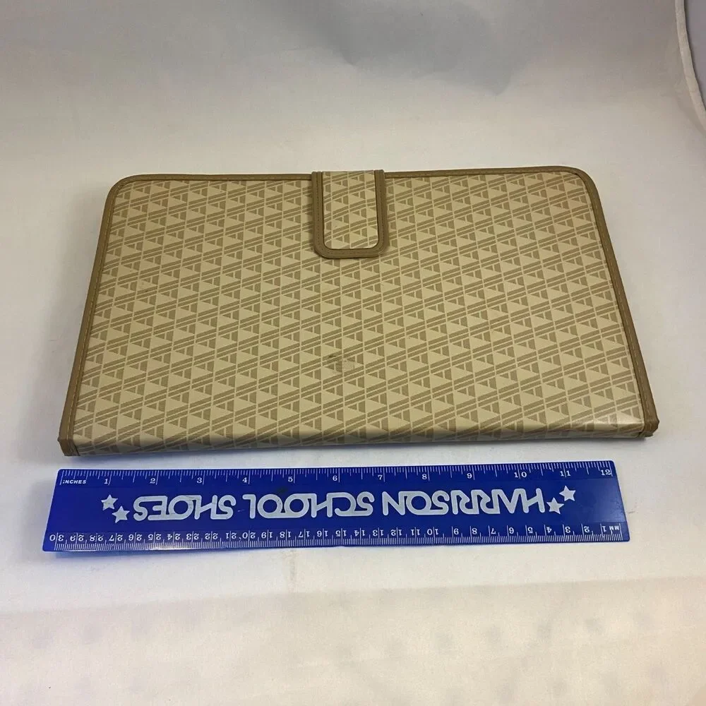 #6271 Avon Vintage Representative Jewelry case Beige 1970s